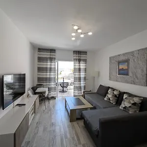 https://cozy-apartment-in-los-cristianos-guincho-tenerife.tenerifehoteles.net